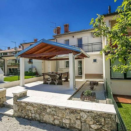 Charming Beachfront Holiday Home In פורץ מראה חיצוני תמונה