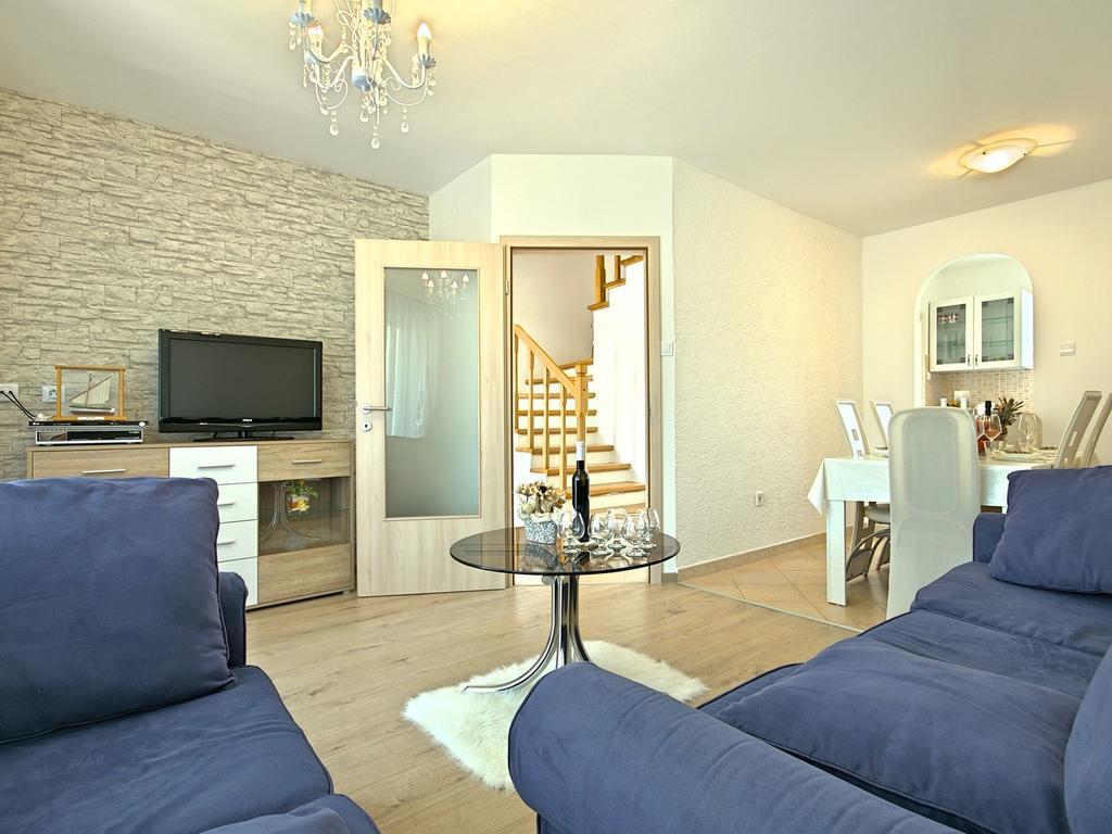 Charming Beachfront Holiday Home In פורץ מראה חיצוני תמונה