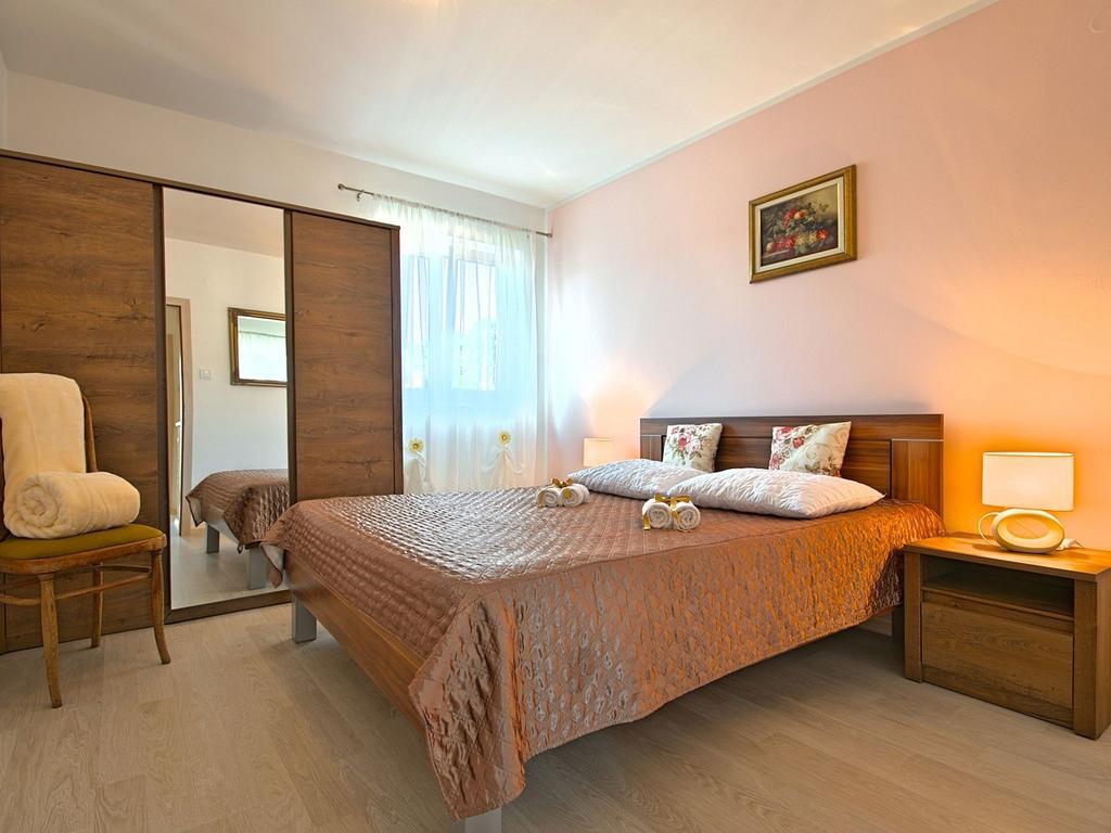 Charming Beachfront Holiday Home In פורץ מראה חיצוני תמונה