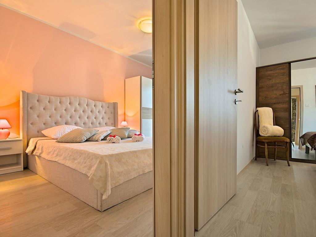 Charming Beachfront Holiday Home In פורץ מראה חיצוני תמונה