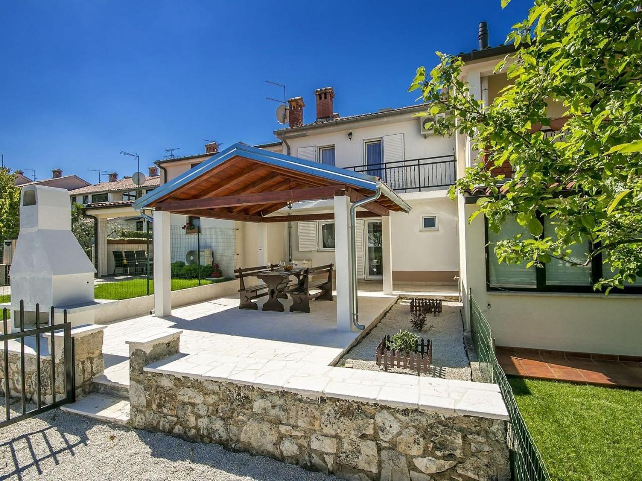 Charming Beachfront Holiday Home In פורץ מראה חיצוני תמונה