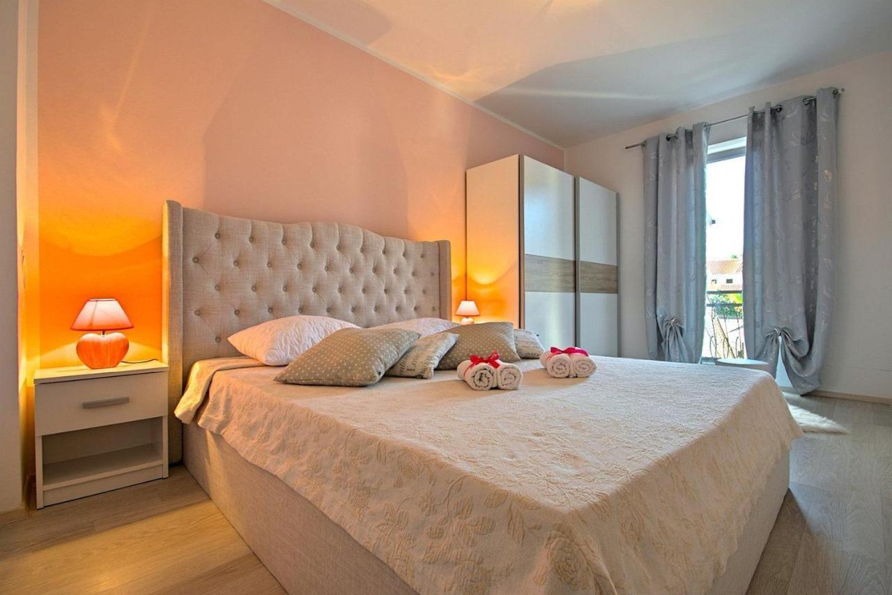 Charming Beachfront Holiday Home In פורץ מראה חיצוני תמונה