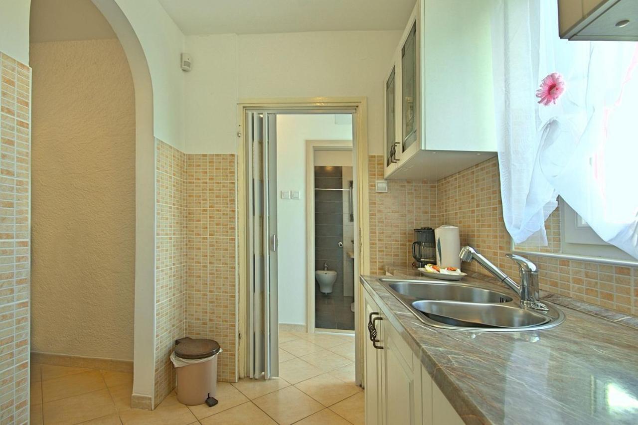 Charming Beachfront Holiday Home In פורץ מראה חיצוני תמונה