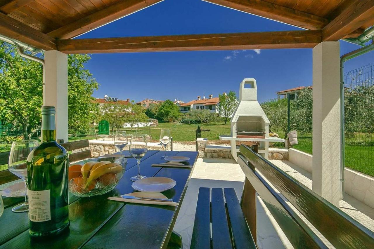 Charming Beachfront Holiday Home In פורץ מראה חיצוני תמונה
