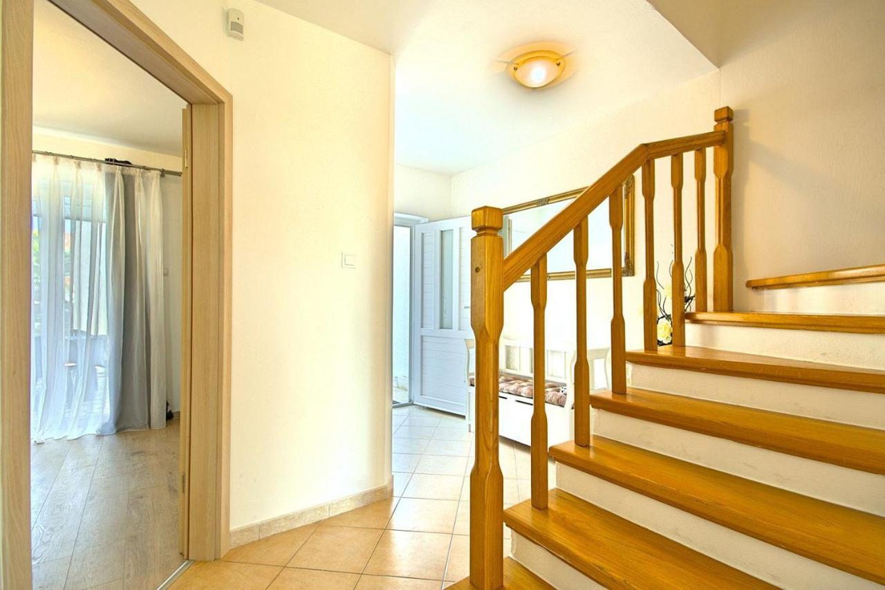 Charming Beachfront Holiday Home In פורץ מראה חיצוני תמונה